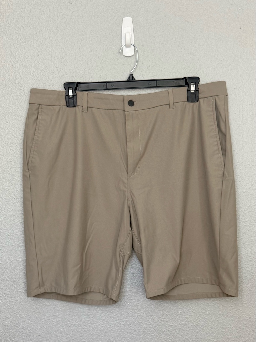 Johnnie-O | Prep Performance Cross Country Golf Shorts | Waist 38” Inseam 9”